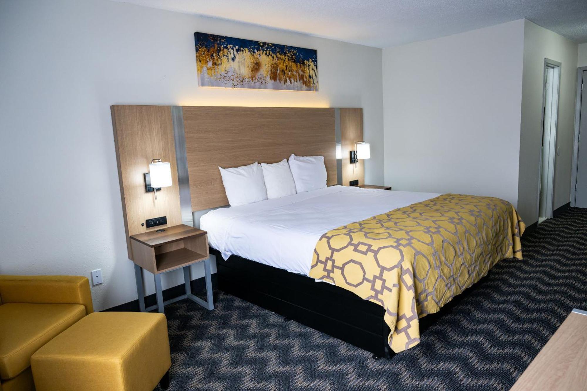 Baymont By Wyndham Greensboro/Coliseum Exteriör bild